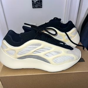 YEEZY Azael boost V3 men’s 7